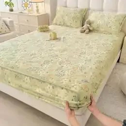 Autumn and Winter Plush Fitted Sheet Set Non-Slip Milk Velvet Bed Cover with Pillowcase Thickened Warm Printed Bedding Textiles product image