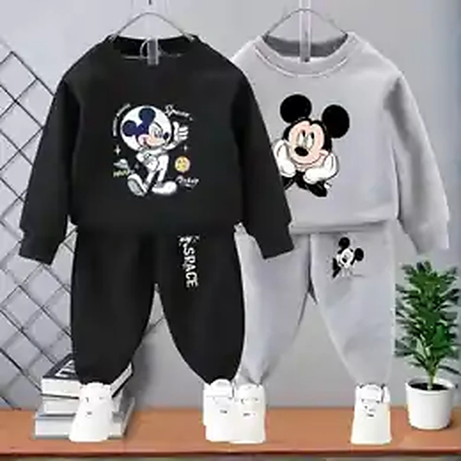 Kids cartoon sweatshirt and sweatpants two-piece tracksuit set in black and gray