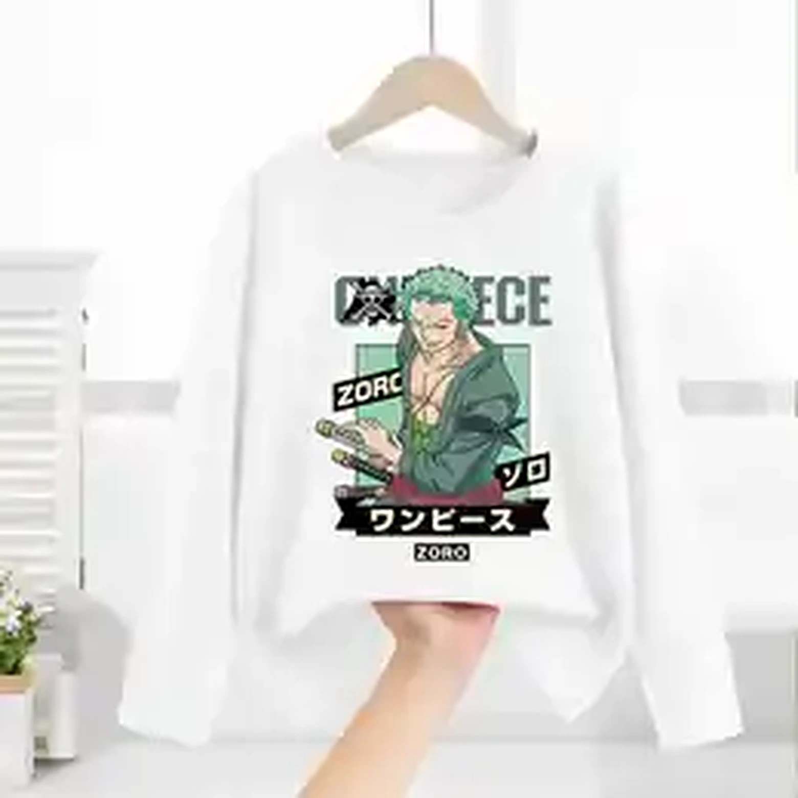 One Piece anime top Zoro design