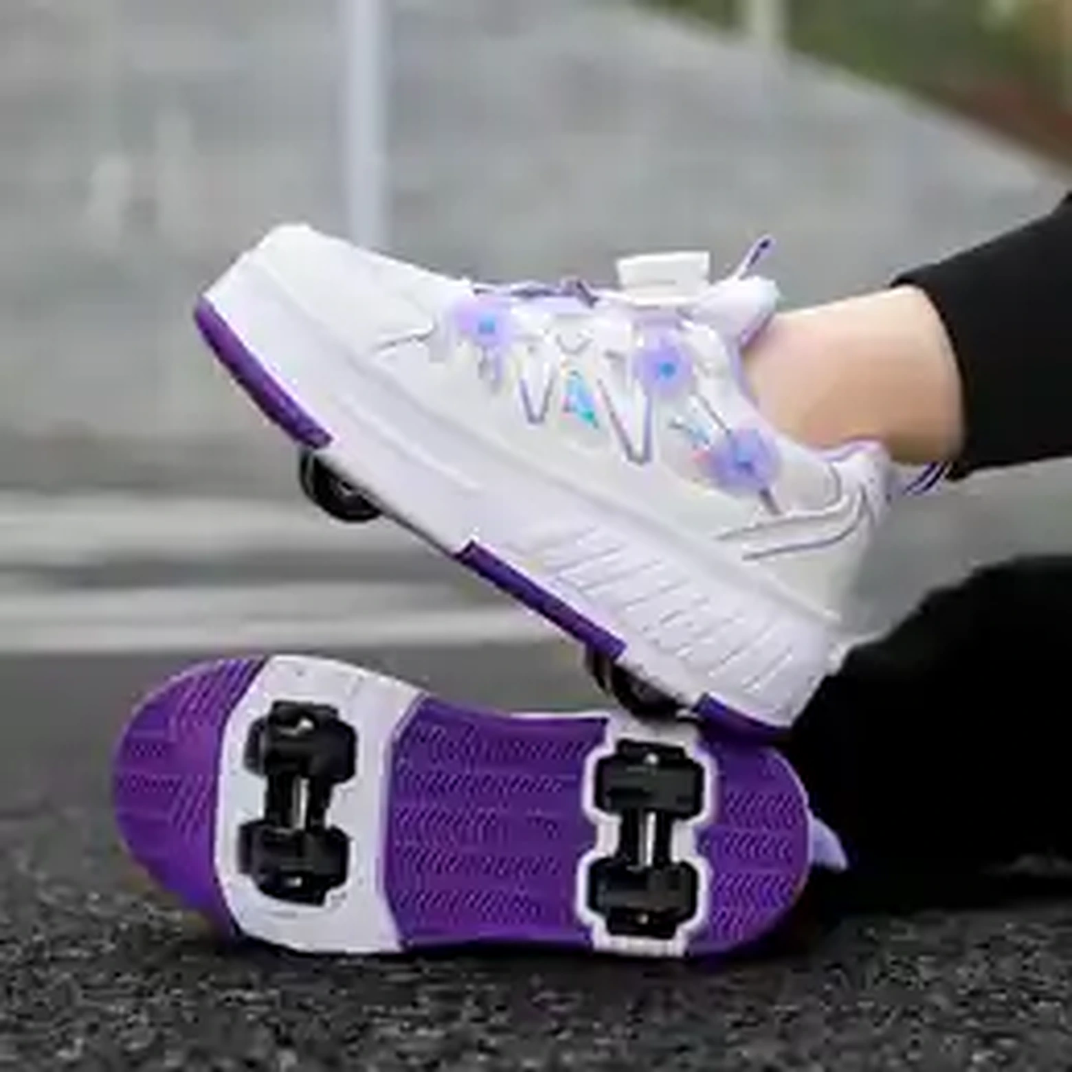 Roller skate shoes pink wheels