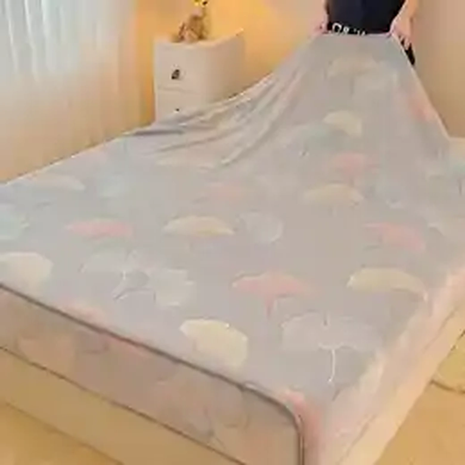 Pastel ginkgo leaf plush bedding
