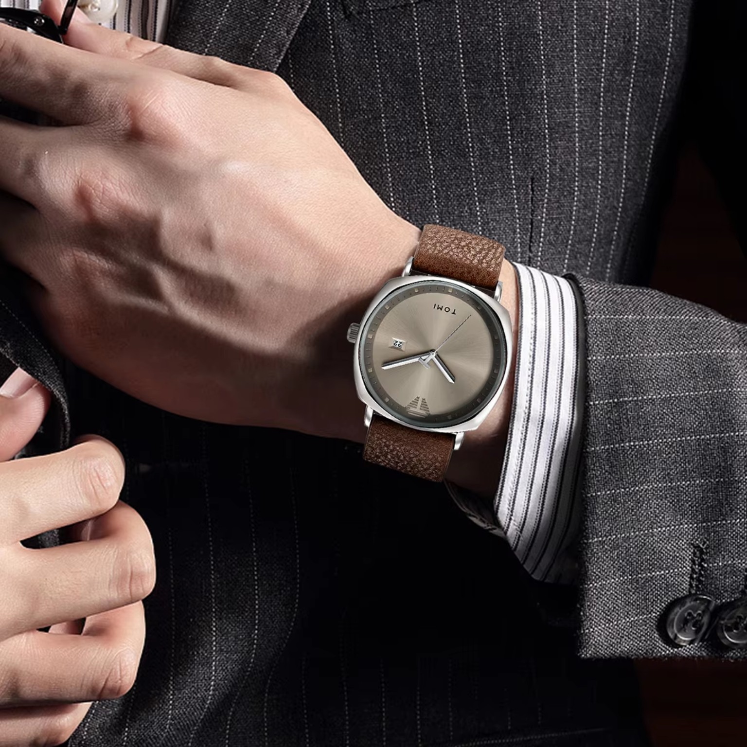 TOMI men's brown leather watch product view