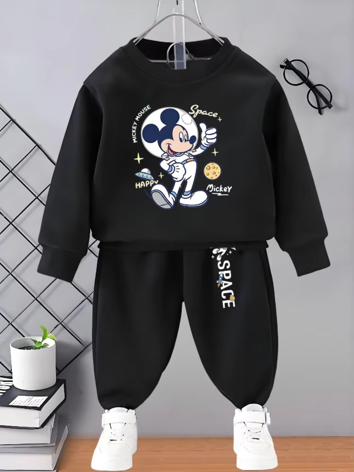 Kids Cartoon Sweatshirt & Sweatpants Set – 2-Piece Boys Tracksuit product image